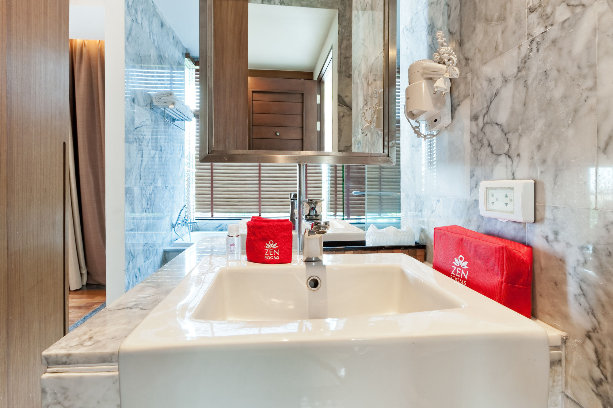 Zen Premium Chalong Phuket Hotell Eksteriør bilde